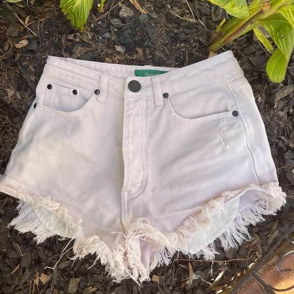 very light baby pink shorts - Picture 2 of 3